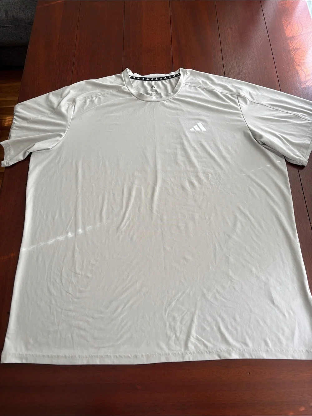 adidas Light Gray Short Sleeve Athletic Tee Size XXL